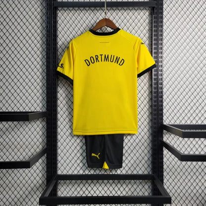 Equipamento principal do Dortmund 2023/2024